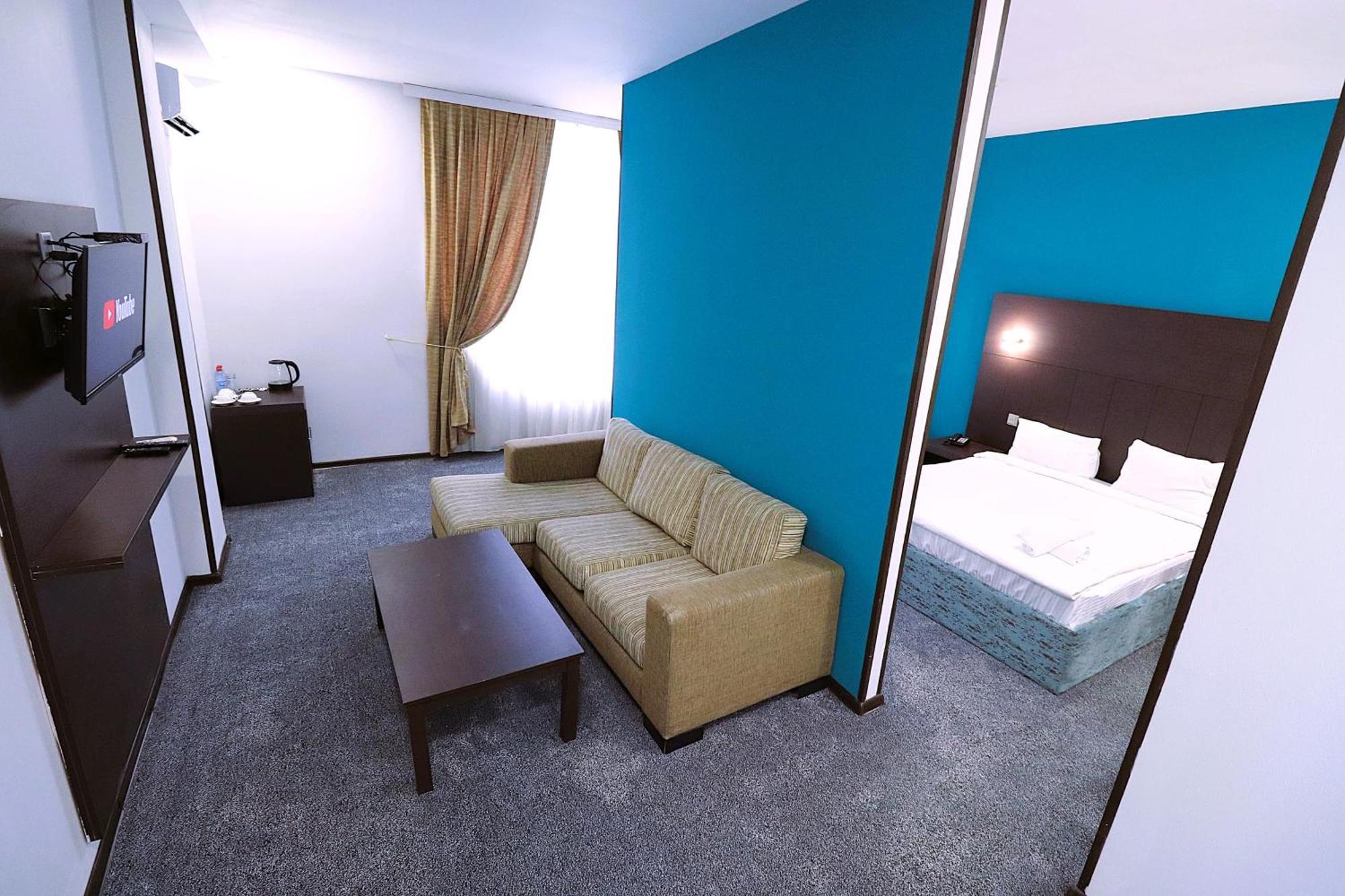 Crossway Hotel Masazir Εξωτερικό φωτογραφία